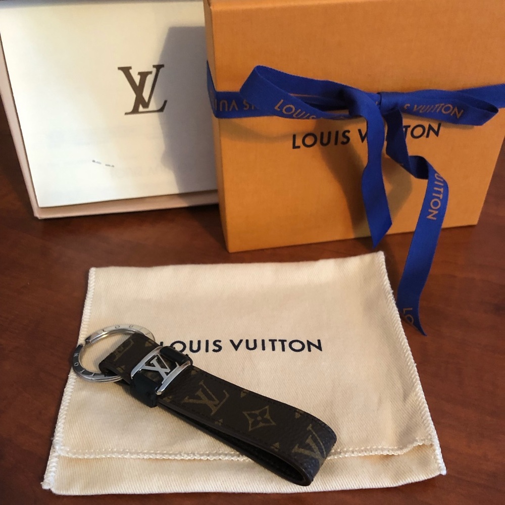 LV Dragonne Key chain - excellent condition